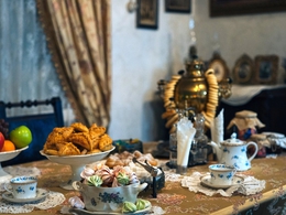 �������