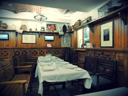 ����� ����