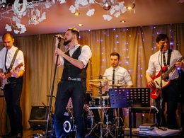 �������-������