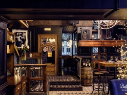 Double Grill &�Bar