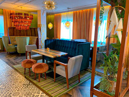 ����� ����