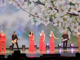 ��������