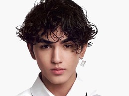 �������