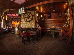 ����� ����