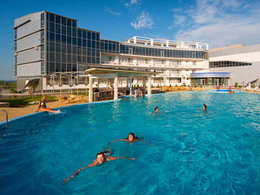 ����� ����