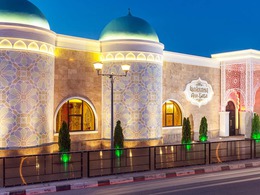 ���-����