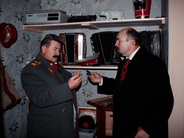 ����� ����