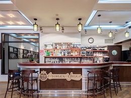 ����� ����