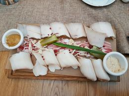 �������