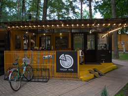 ����� ����