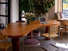 �������