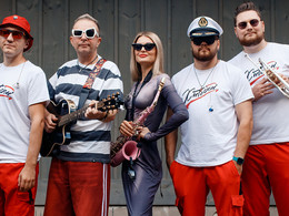 �������