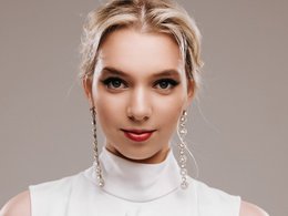 �����