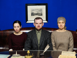 �������