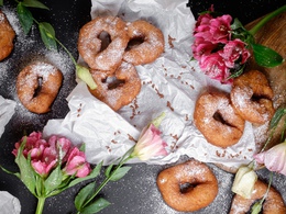 �������