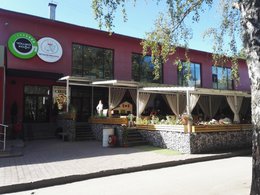 ����� ����