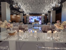 ���-����