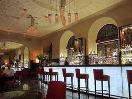 �����-���