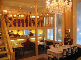 ����� ����