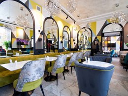 �������