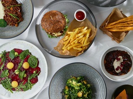 �������