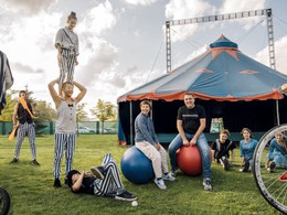 ������-����