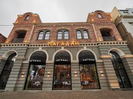 �������