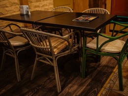 ����� ����