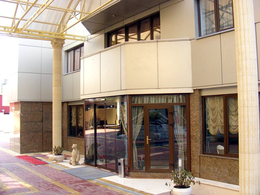 �������