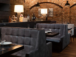 Corks Wine Bar &�Kitchen