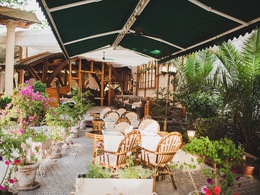 ����� ����