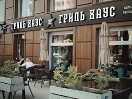 ����� ����