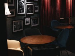 �������