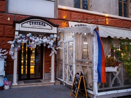 �������